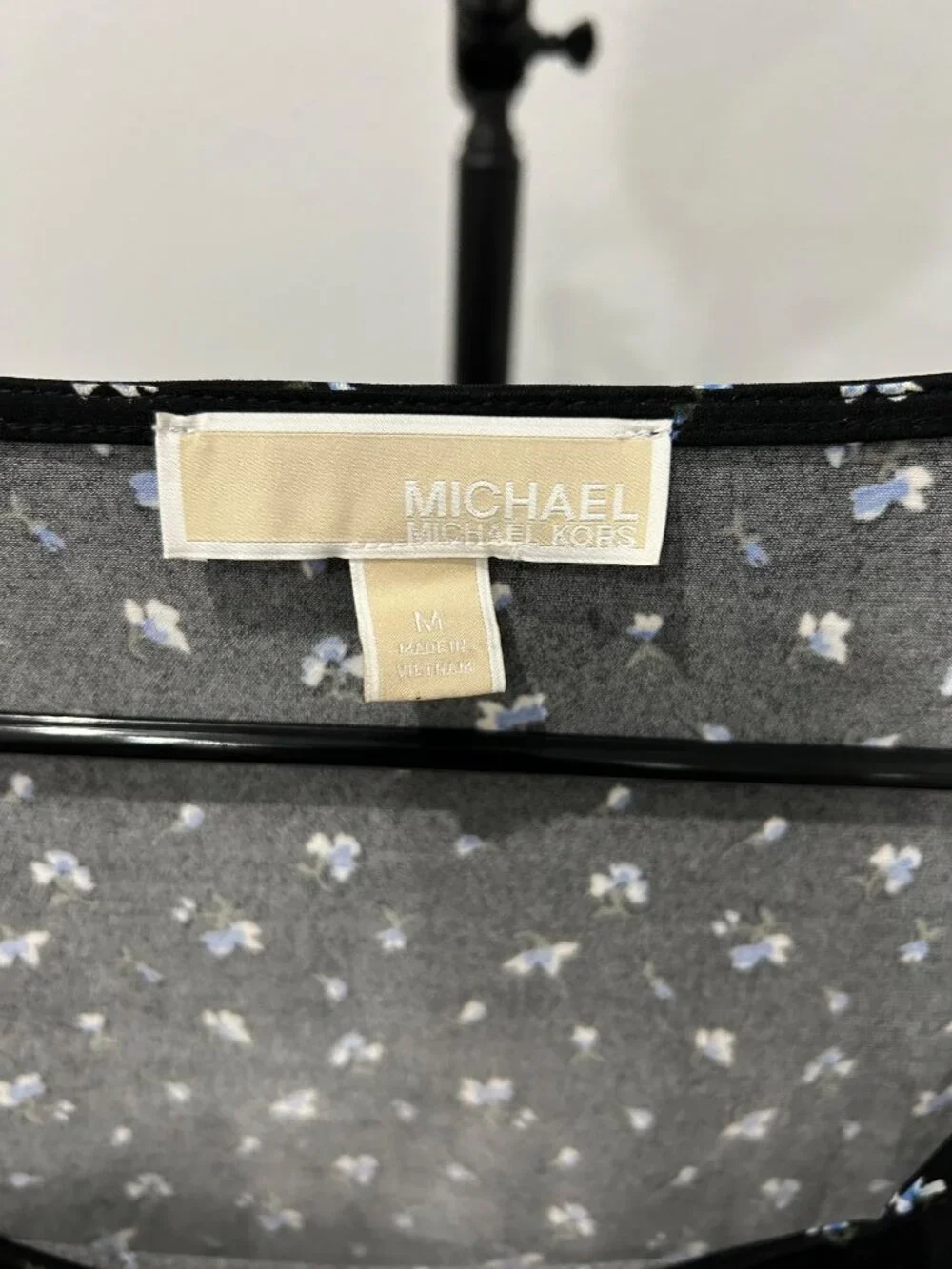 Michael Kors Womens Black Long Sleeve Floral Ruched Top Size M